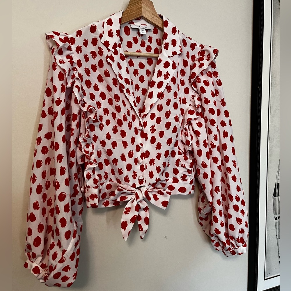 Topshop cropped button down blouse US 4 white with red polka dots with frills